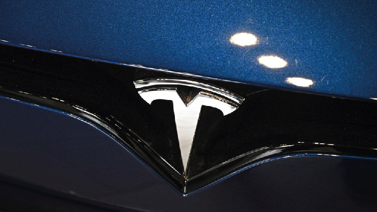 চীনে টেসলার ২ গাড়ির নতুন অর্ডার নেওয়া স্থগিত
