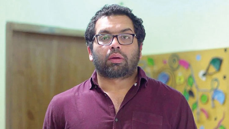 শেখ হাসিনার সঙ্গে হত্যা মামলার আসামি ইরেশ যাকের